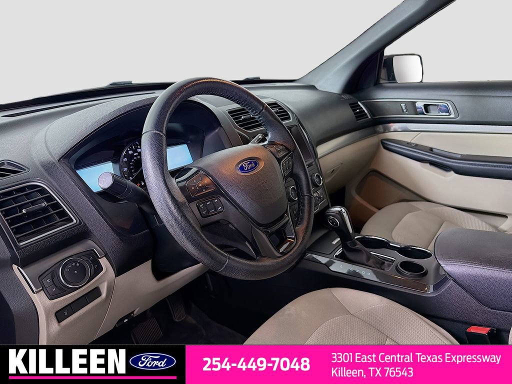 Used 2018 Ford Explorer XLT w/ Equipment Group 201A image 10