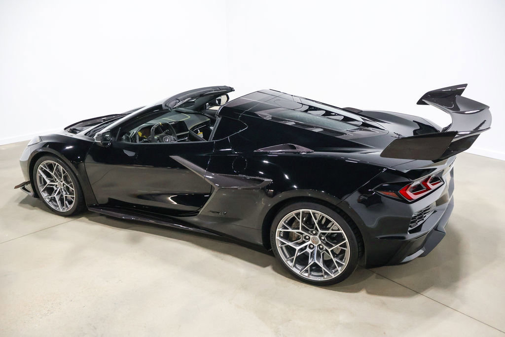 Used 2026 Chevrolet Corvette ZR1 w/ ZR1 Carbon Fiber Aero Package image 16