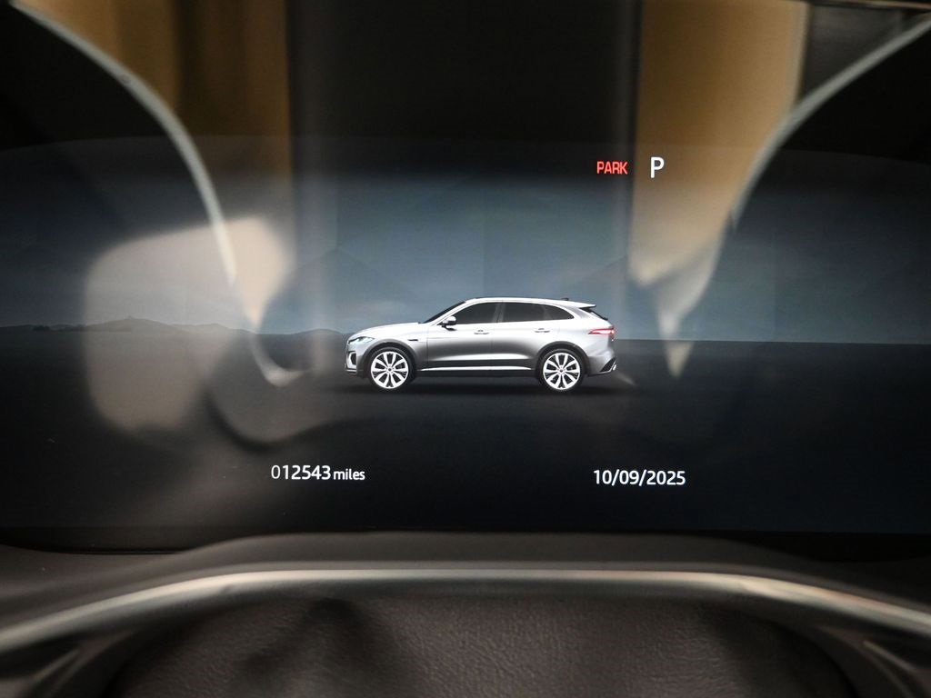 Used 2025 Jaguar F-PACE R-Dynamic S image 23