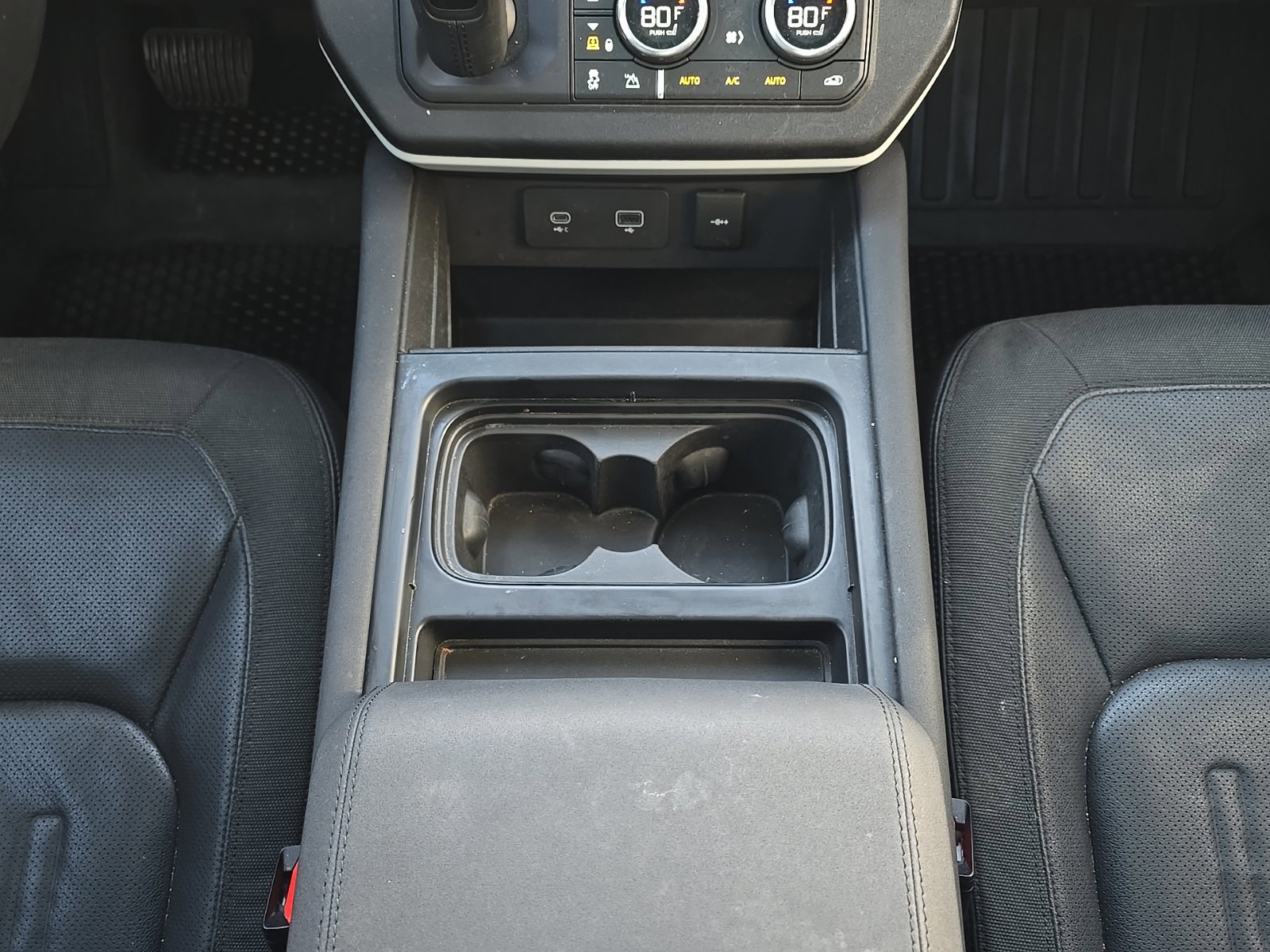 Used 2020 Land Rover Defender 110 SE image 21