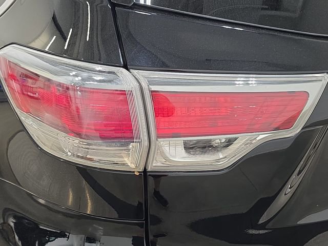 Used 2016 Toyota Highlander Limited Platinum AWD/4WD image 32