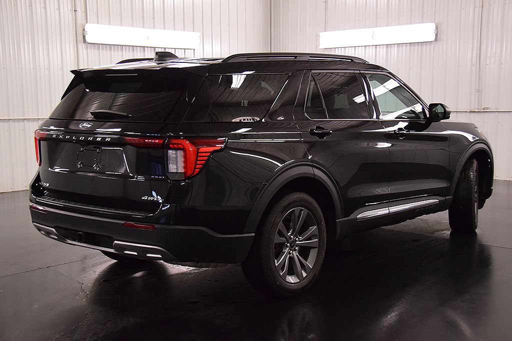 Used 2025 Ford Explorer Active w/ Active Comfort Package AWD/4WD image 7