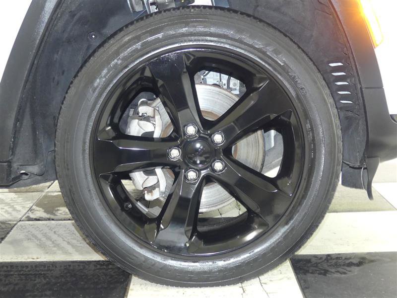 Used 2023 Jeep Grand Cherokee L Laredo image 35