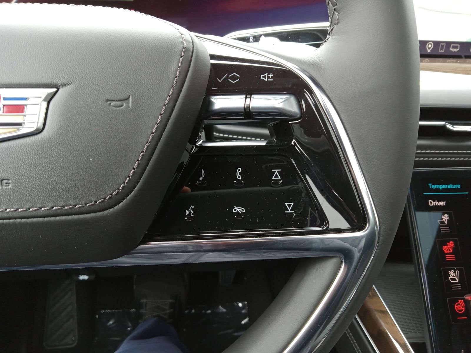 New 2026 Cadillac Escalade Platinum Sport w/ LPO, ONYX Package image 23