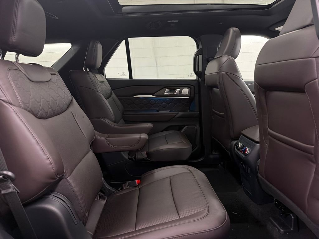New 2026 Ford Explorer Platinum w/ LUX Leather Package image 31