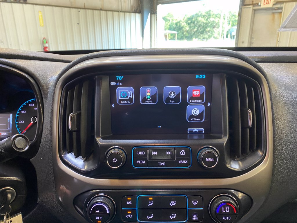 Used 2018 Chevrolet Colorado Z71 RWD image 37