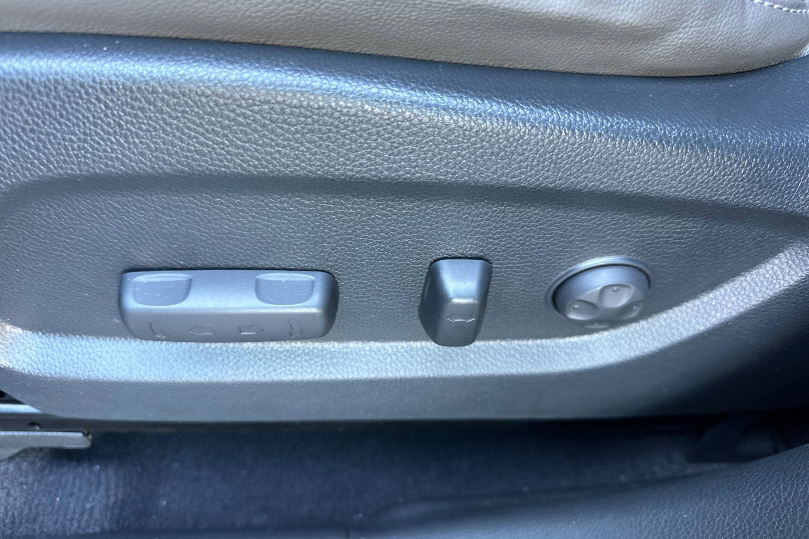 Used 2018 Hyundai Santa Fe SE w/ SE Premium Package 02 image 14