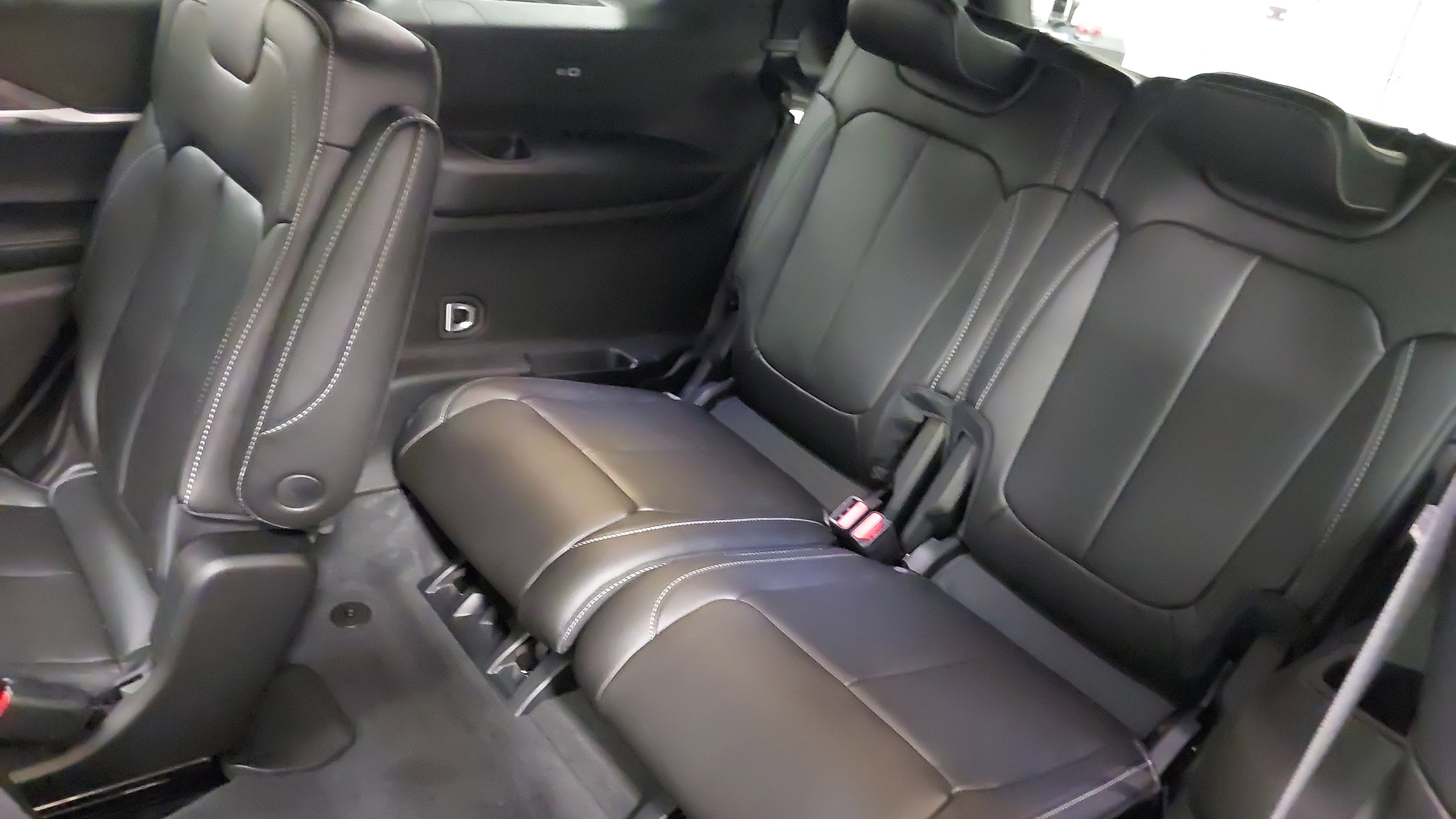 New 2025 Jeep Grand Cherokee L Limited image 39