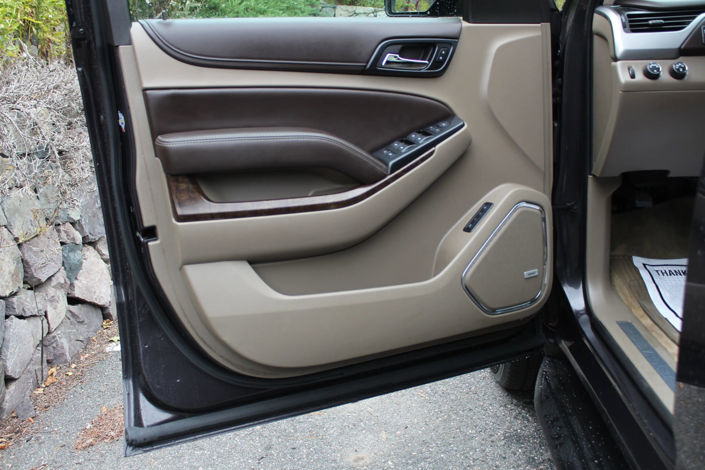 Used 2015 Chevrolet Suburban LT image 12