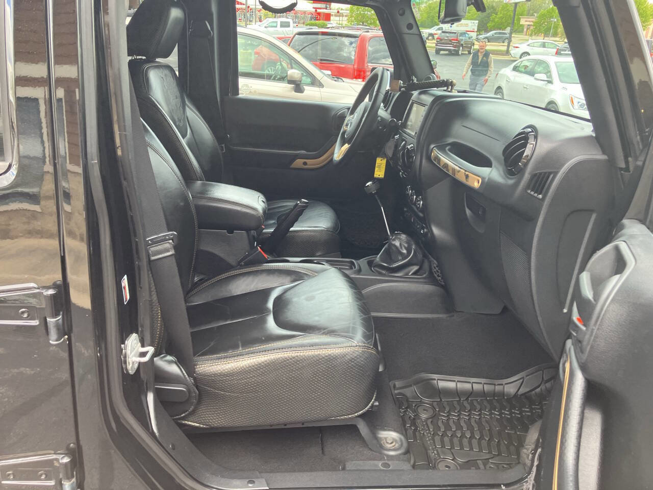 Used 2014 Jeep Wrangler Unlimited Sahara AWD/4WD image 32