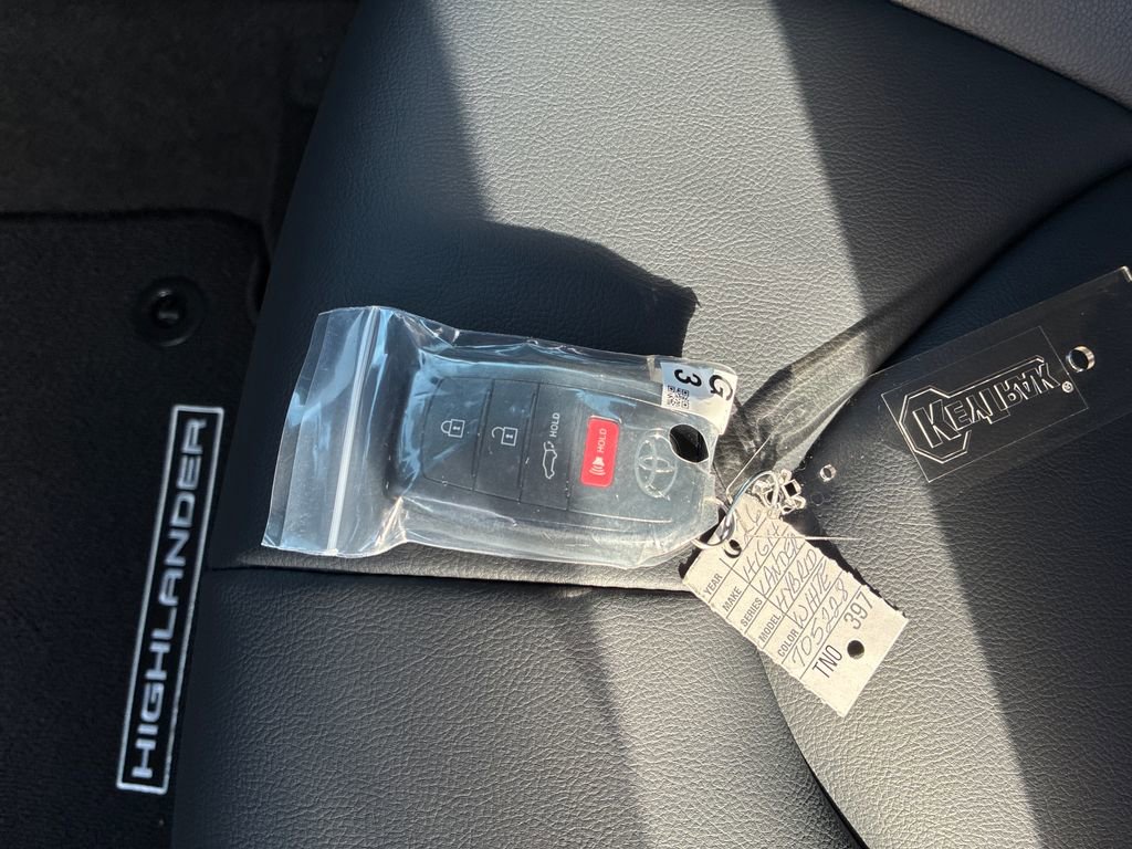 New 2026 Toyota Highlander XLE image 51