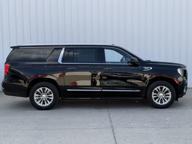 Used 2021 GMC Yukon XL SLT image 3