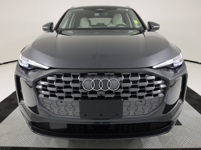 Certified 2025 Audi Q5 Premium Plus w/ Premium Plus AWD/4WD image 8
