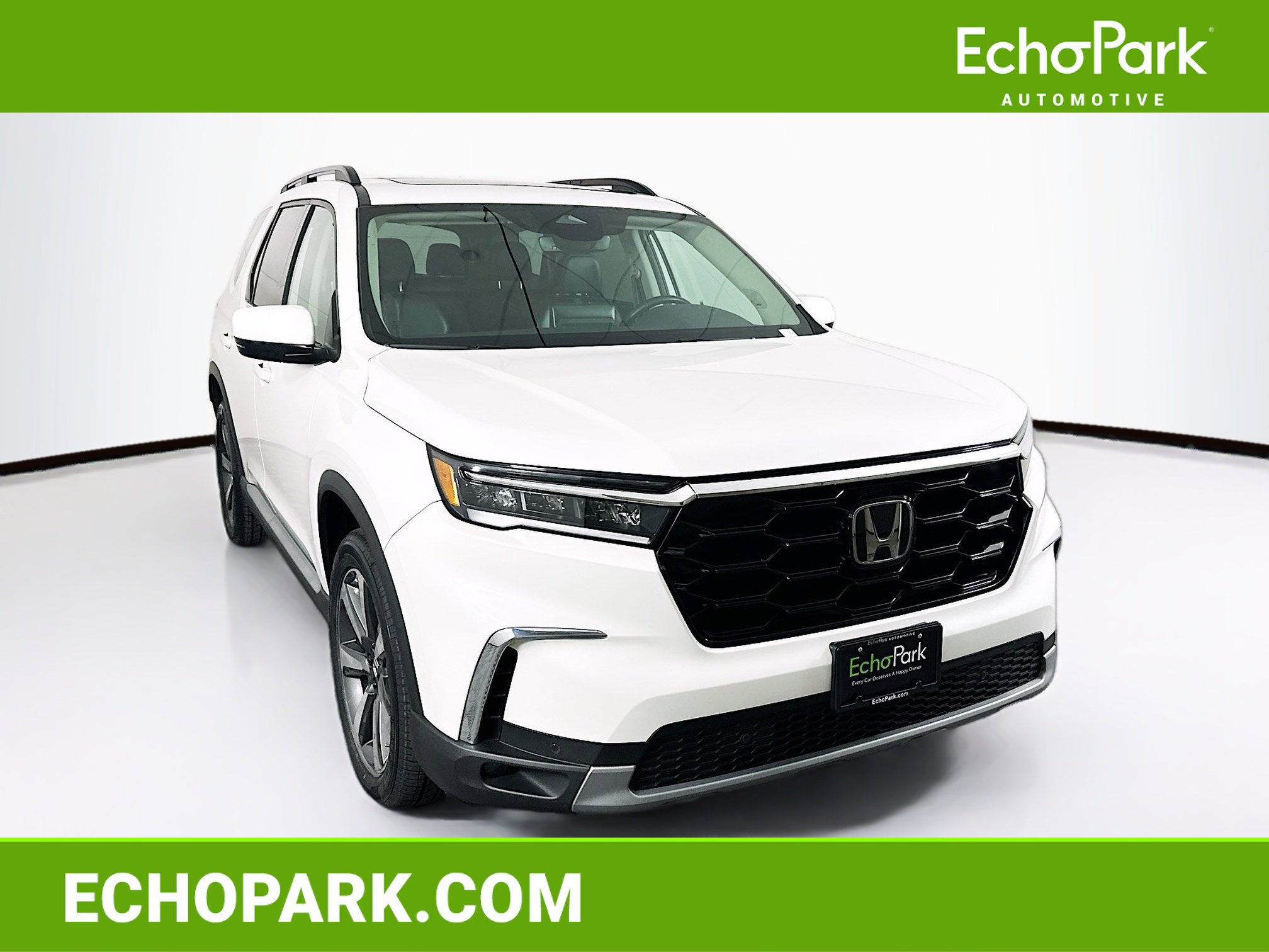 Used 2023 Honda Pilot Touring image 1