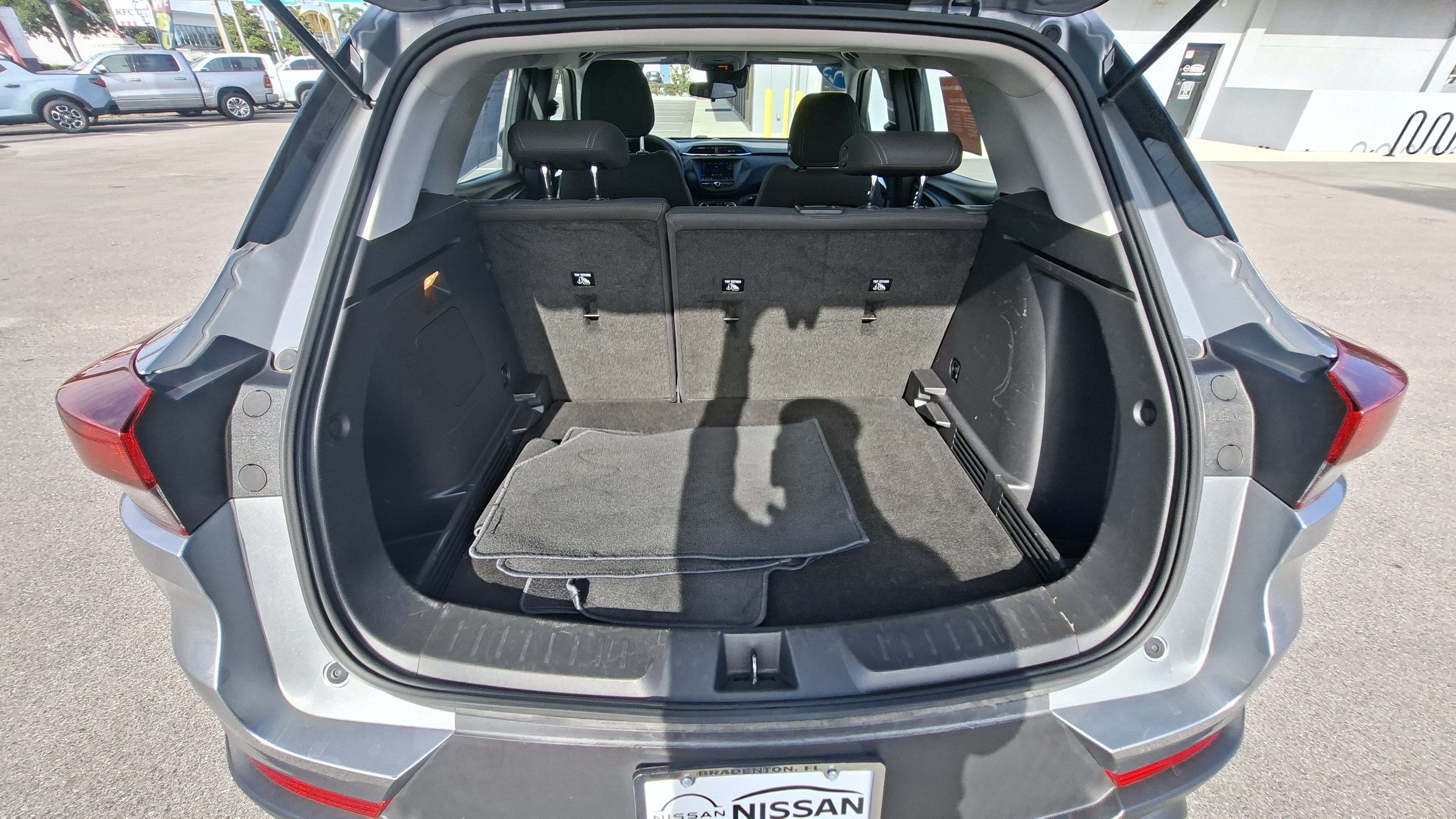 Used 2023 Chevrolet TrailBlazer LS FWD image 21