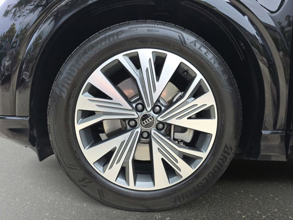 Certified 2023 Audi Q4 e-tron Premium Plus w/ Premium Plus RWD image 33