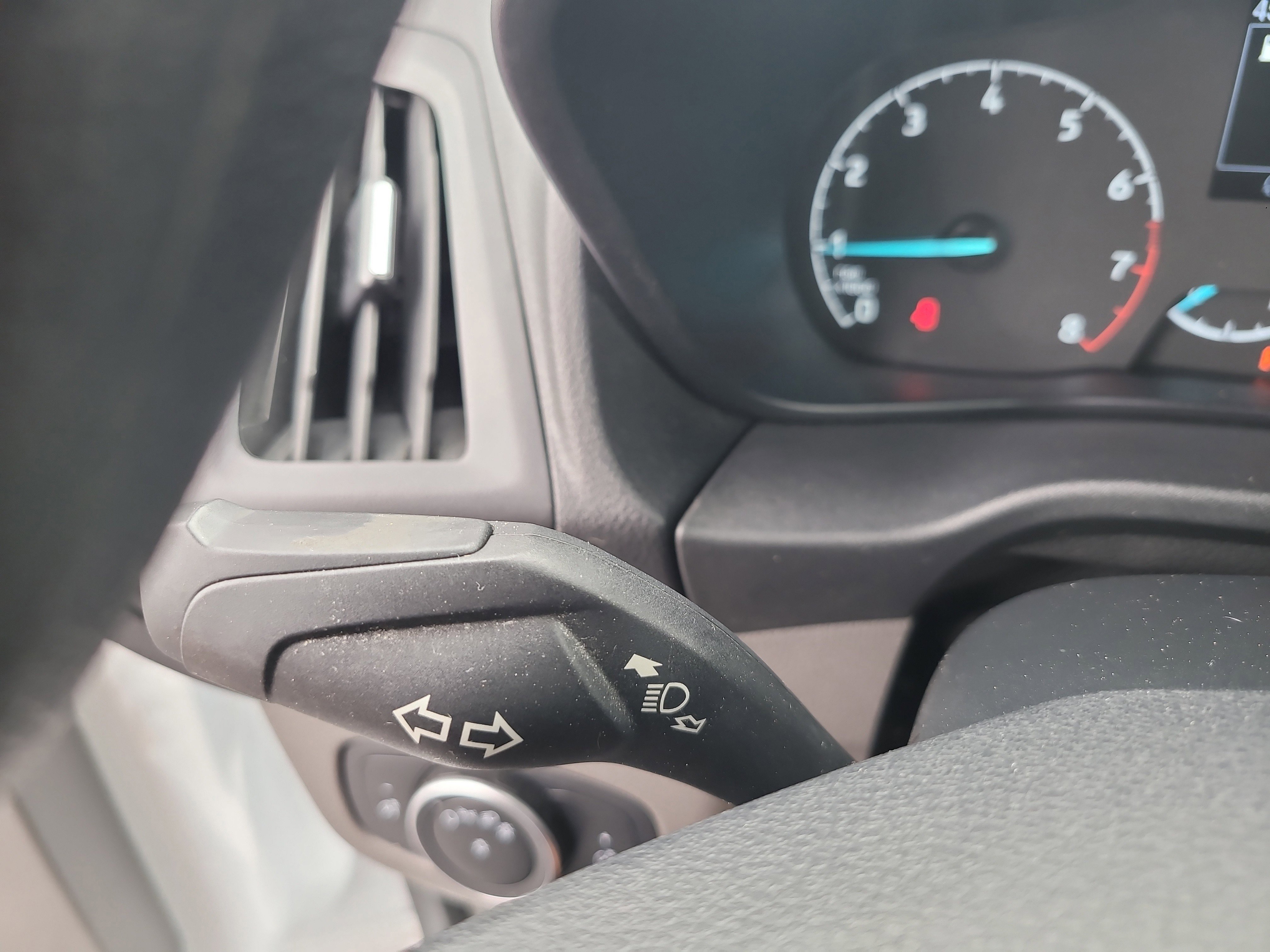 Used 2023 Ford Transit Connect XL image 27