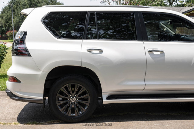 Used 2023 Lexus GX 460 Luxury w/ Sport Design Package AWD/4WD image 10