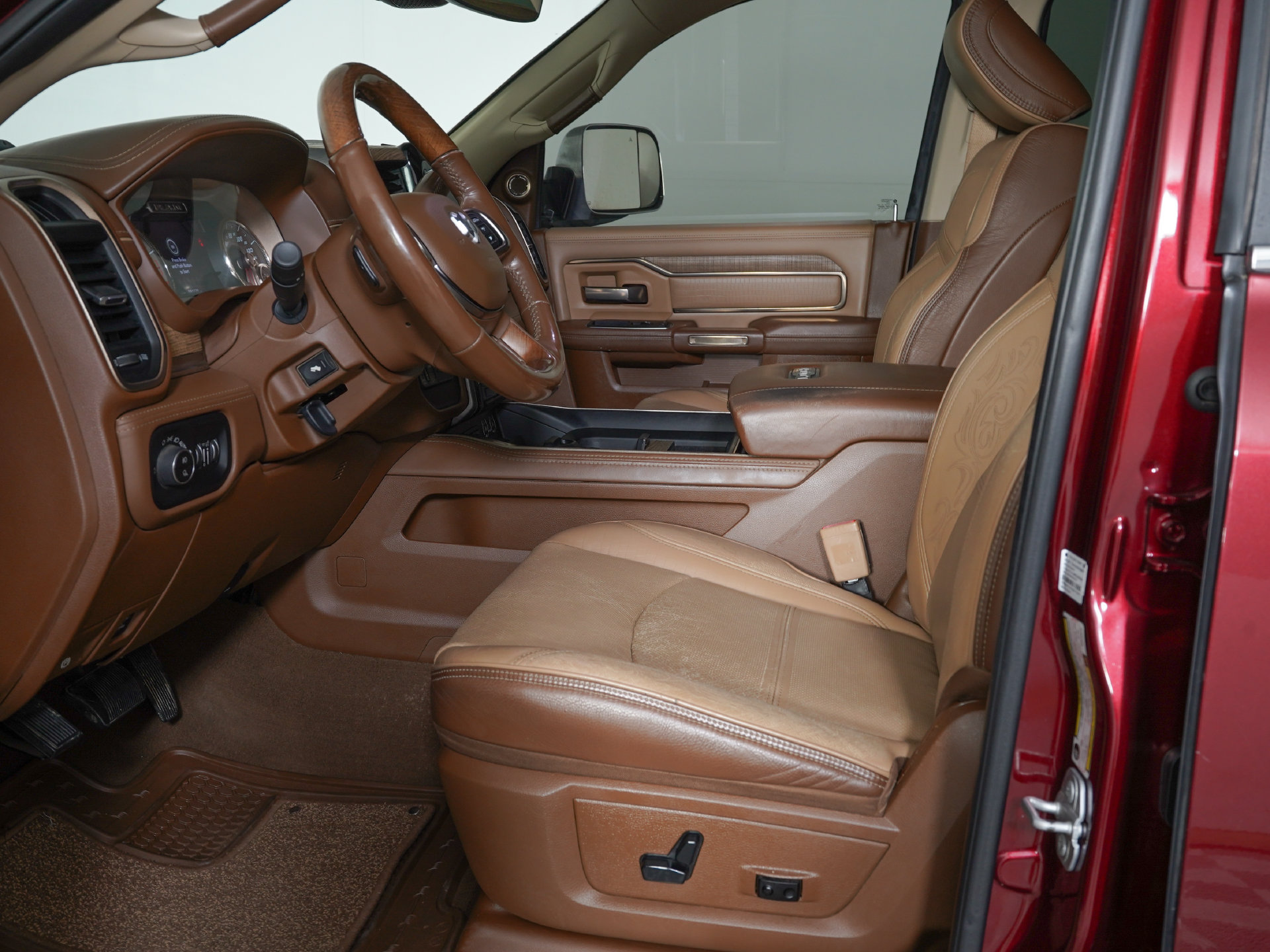 Used 2019 RAM 2500 Limited AWD/4WD image 12