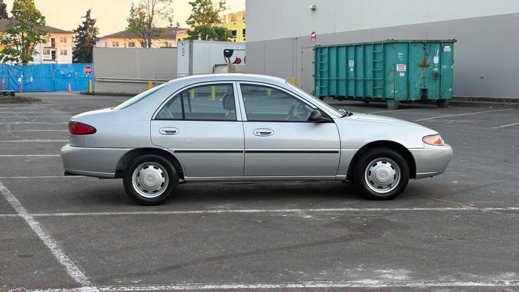 Used 1997 Ford Escort Sedan FWD image 6