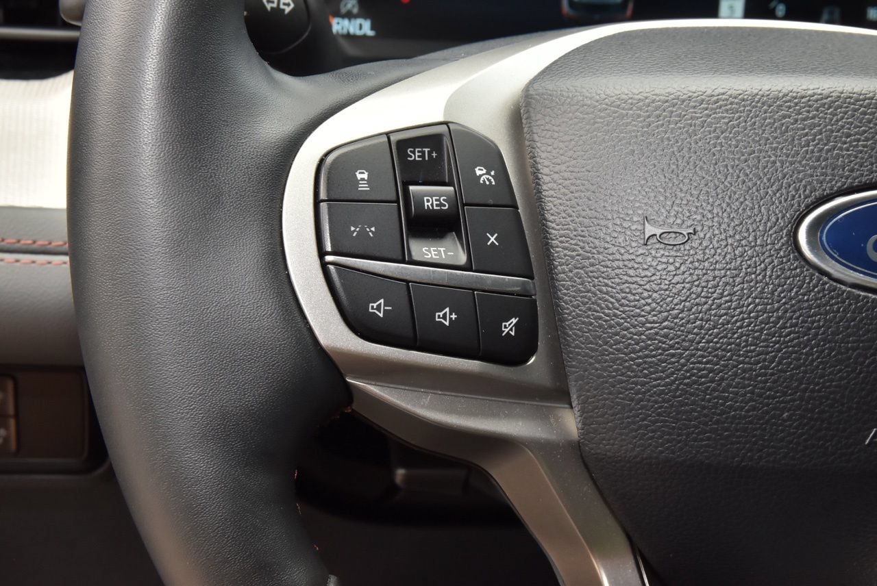 Certified 2025 Ford Explorer Active RWD image 24