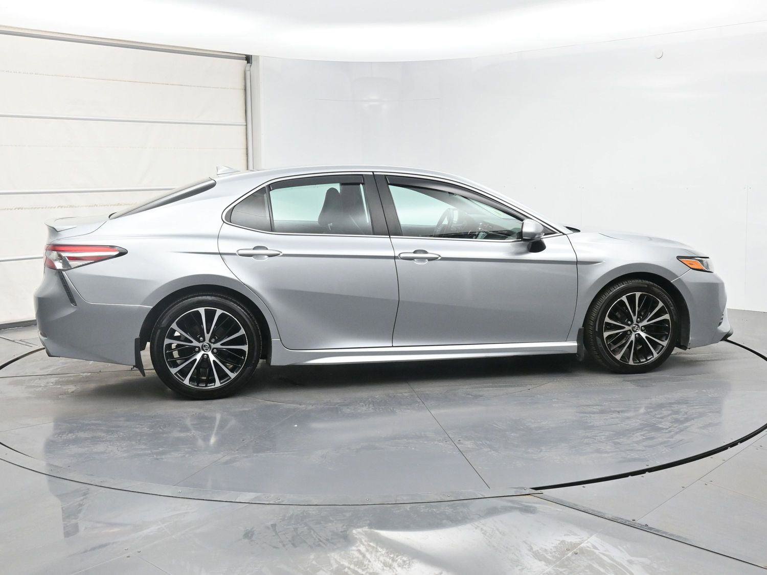 Used 2020 Toyota Camry SE FWD image 23