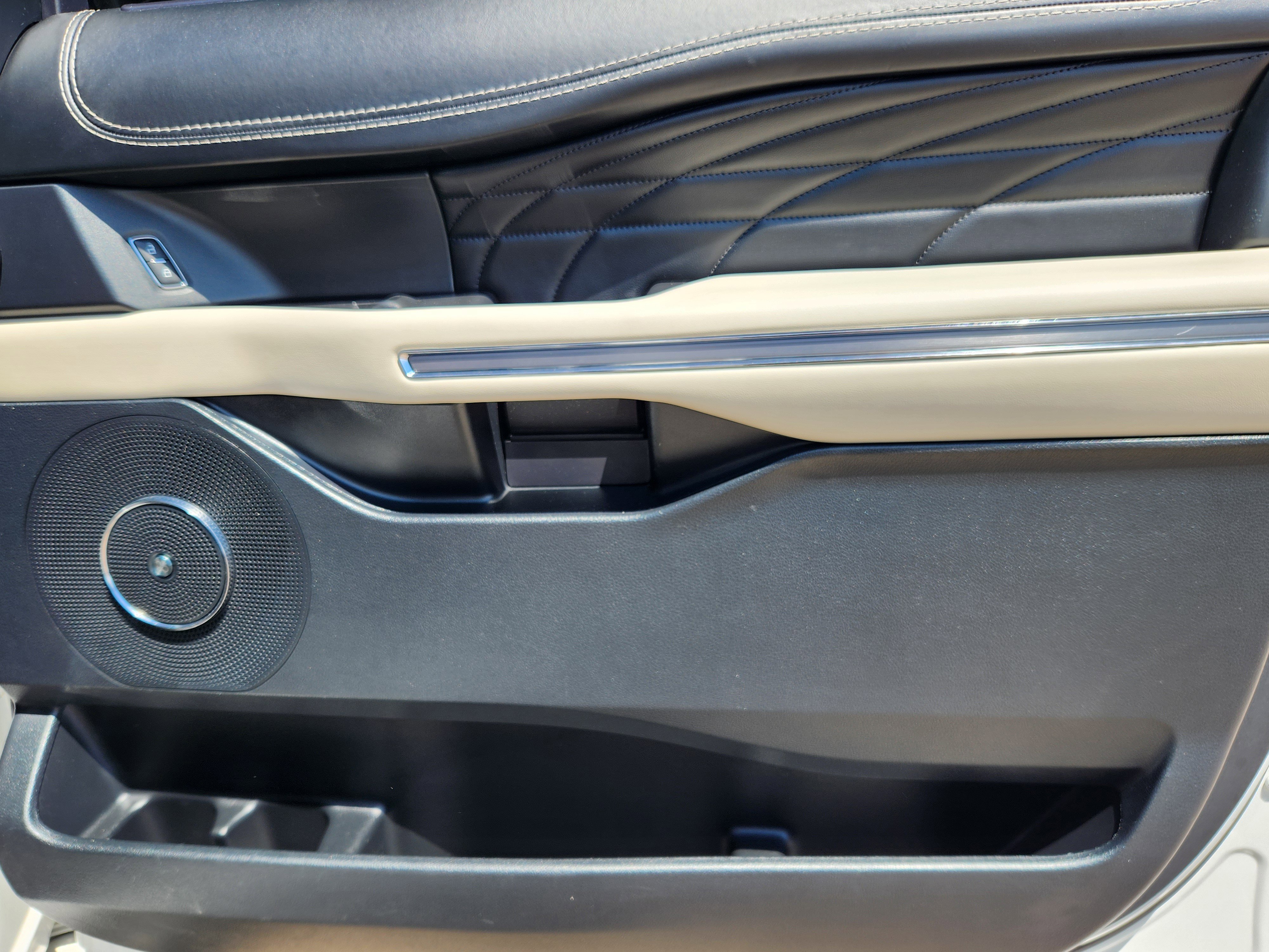 Used 2021 Ford Expedition Max Platinum image 16