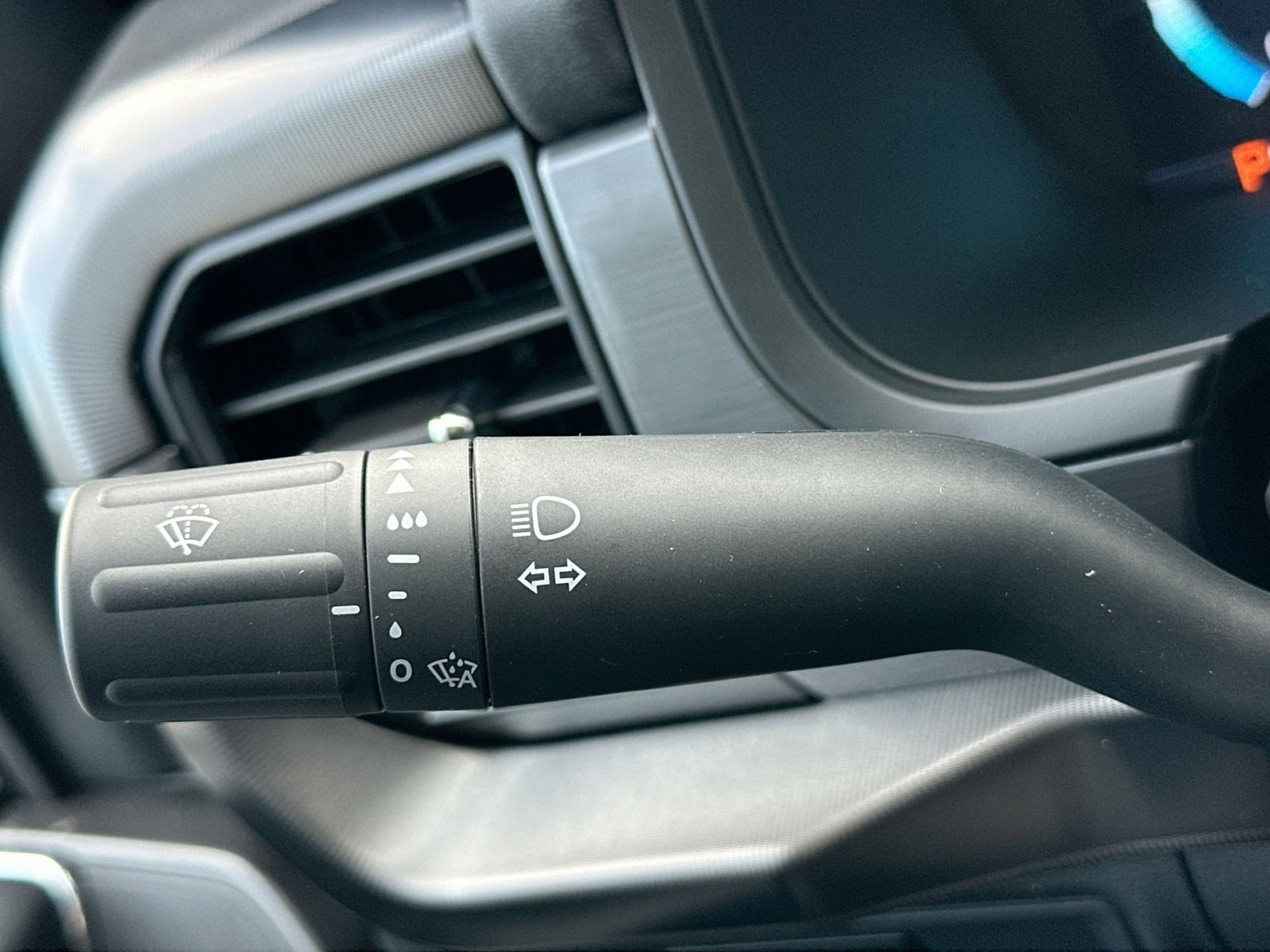 New 2026 Ford F150 Lariat w/ Equipment Group 501A Mid image 32