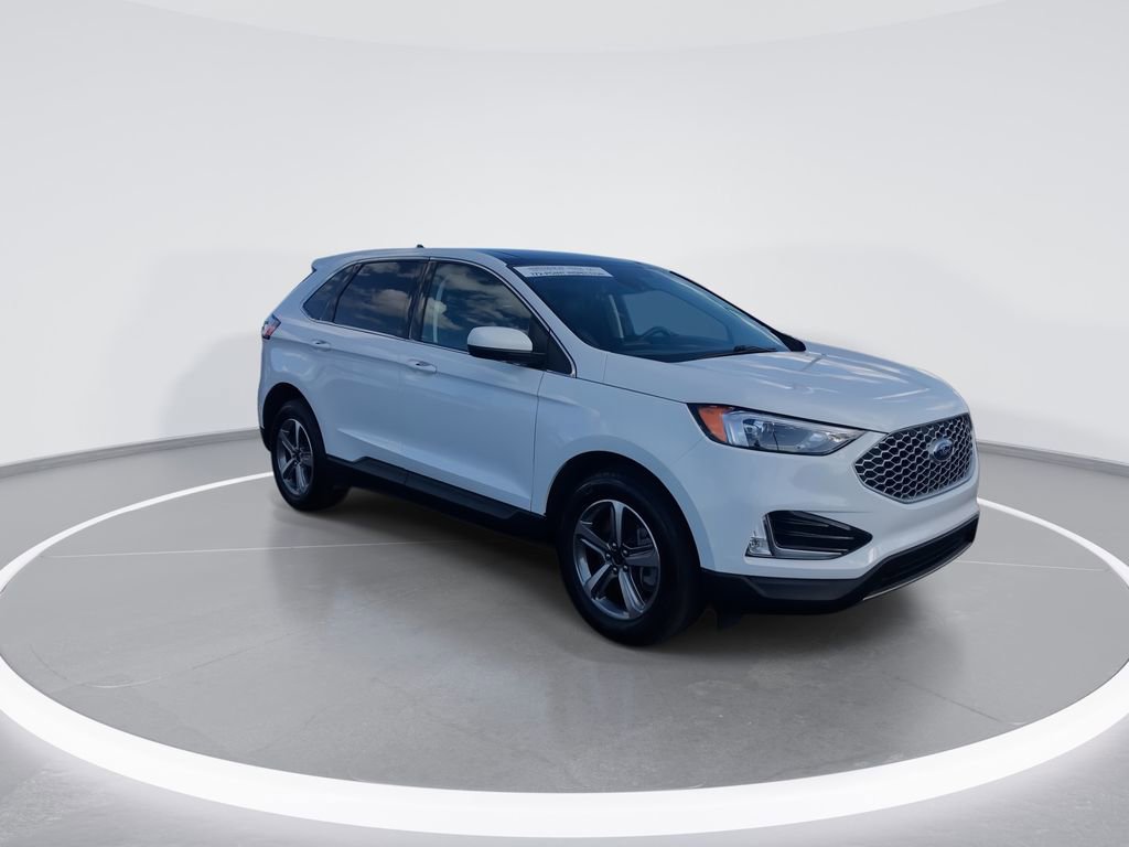 Used 2024 Ford Edge SEL w/ Convenience Package image 2