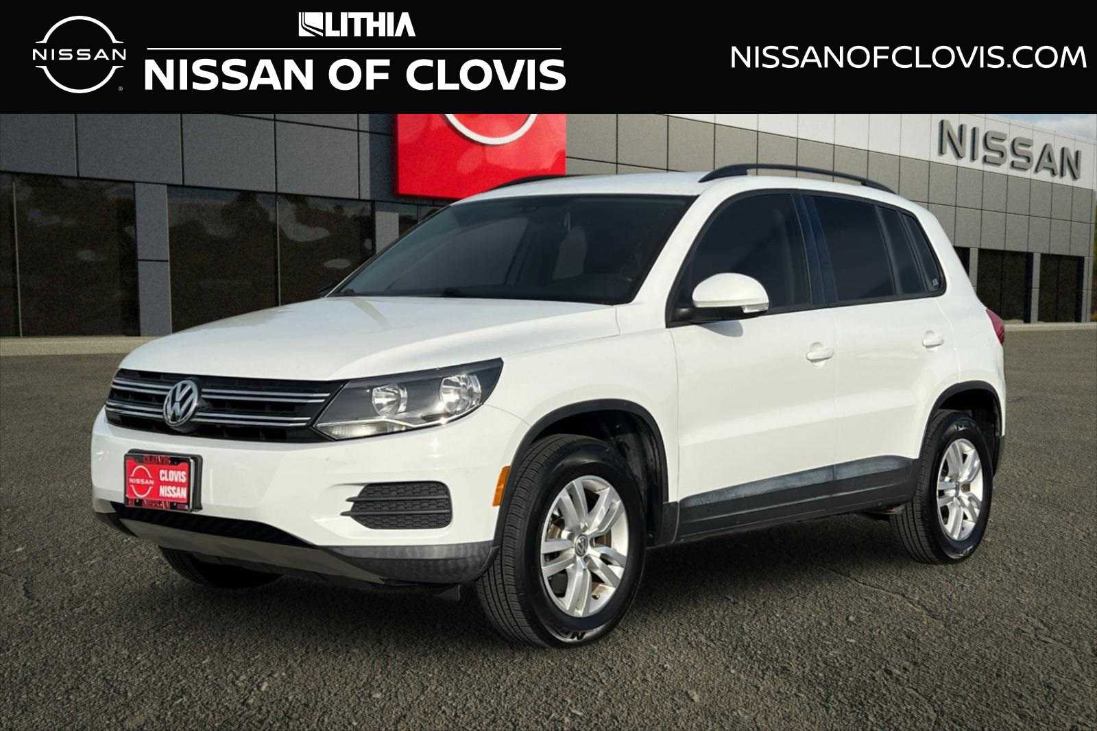 Used 2017 Volkswagen Tiguan S image 1