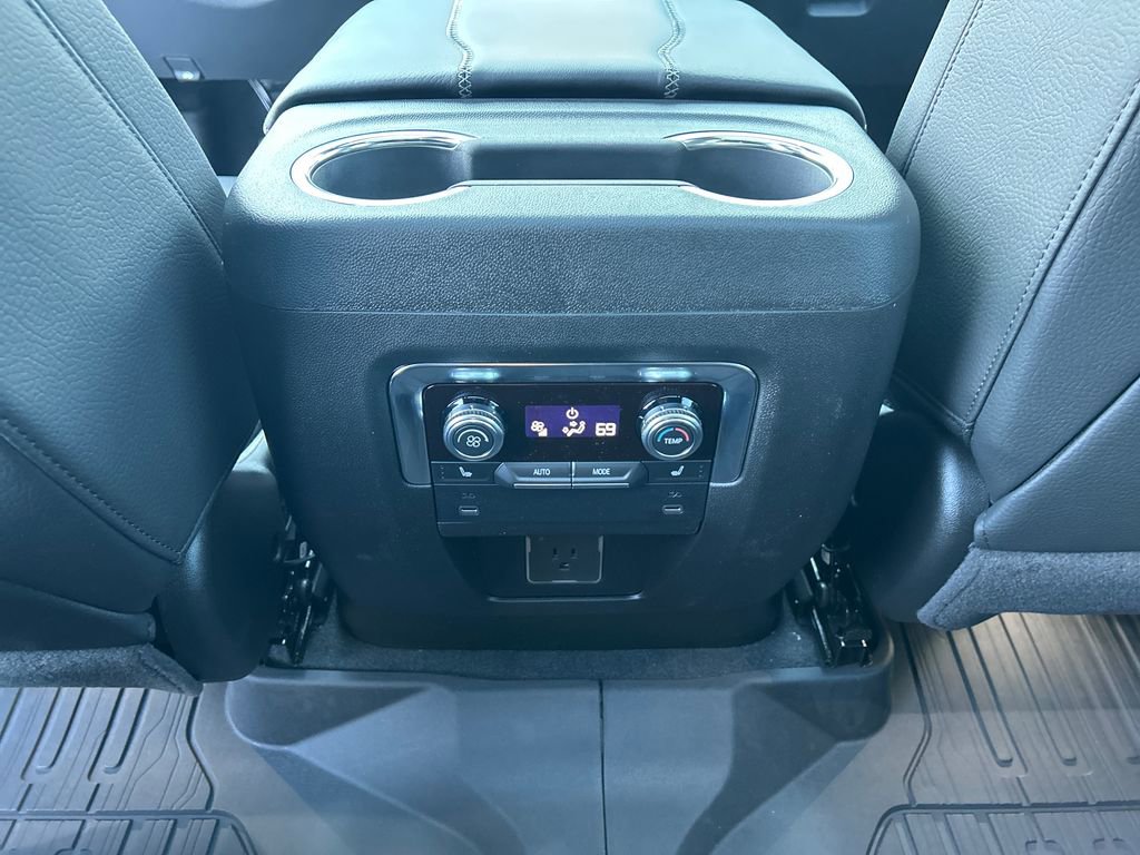 New 2026 GMC Yukon XL Denali image 24
