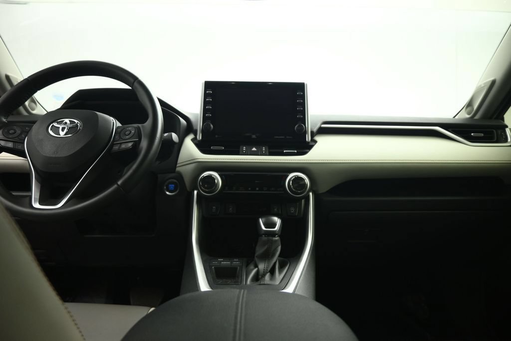 Used 2022 Toyota RAV4 XLE Premium FWD image 37