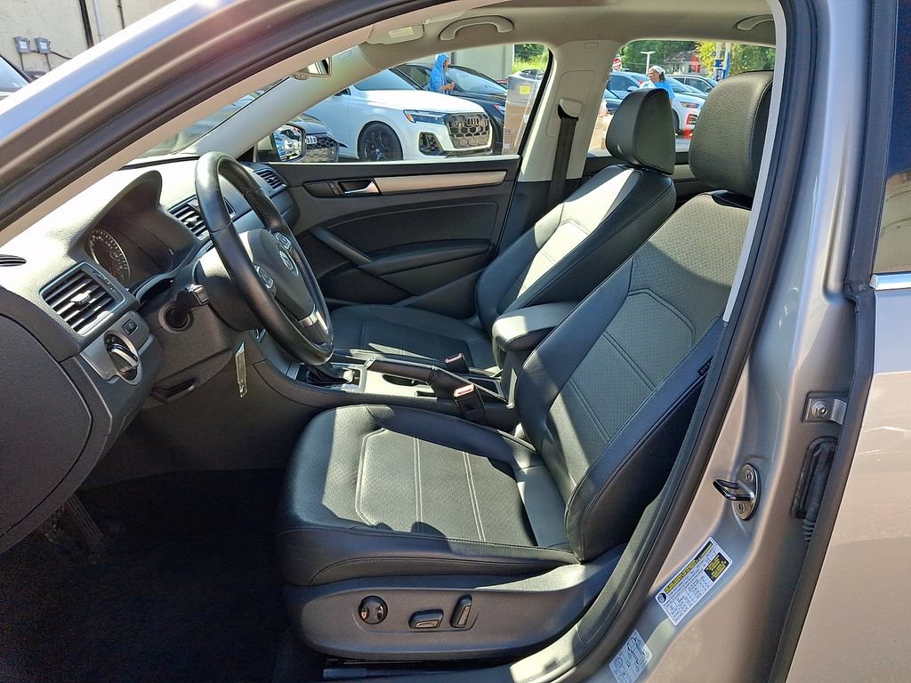 Used 2014 Volkswagen Passat 1.8T SE FWD image 13