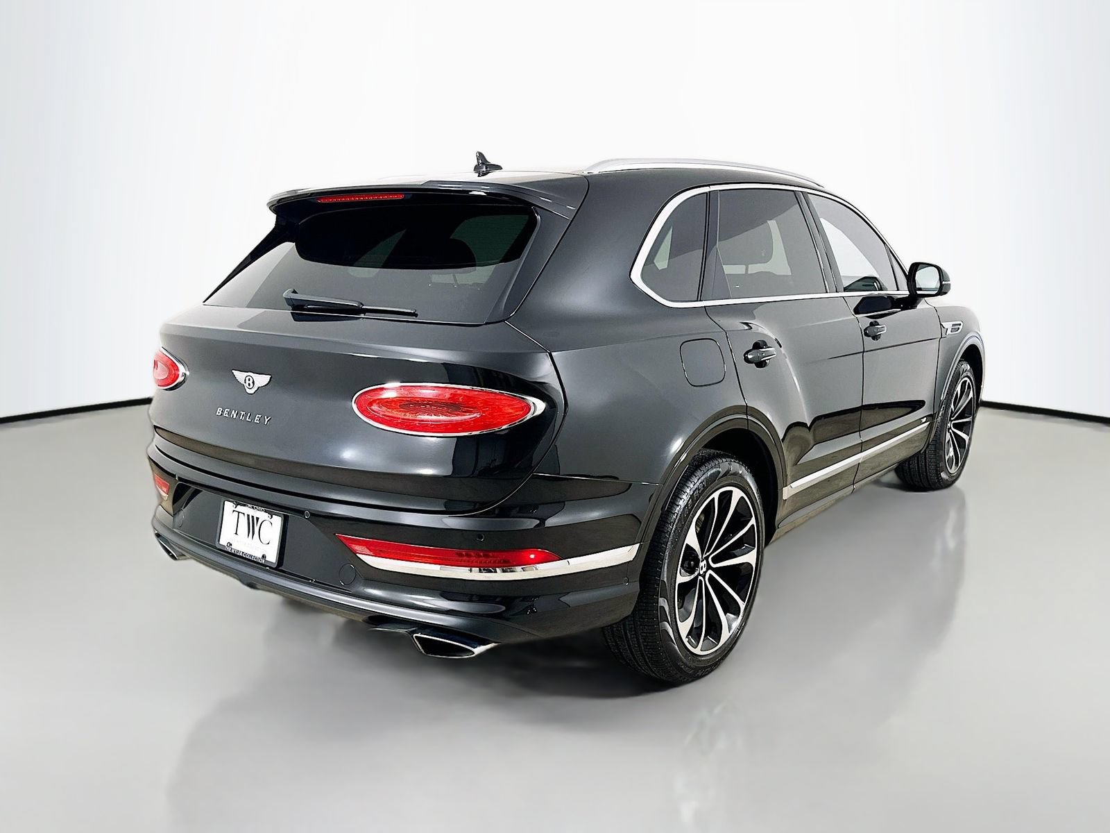 Used 2022 Bentley Bentayga AWD/4WD image 9