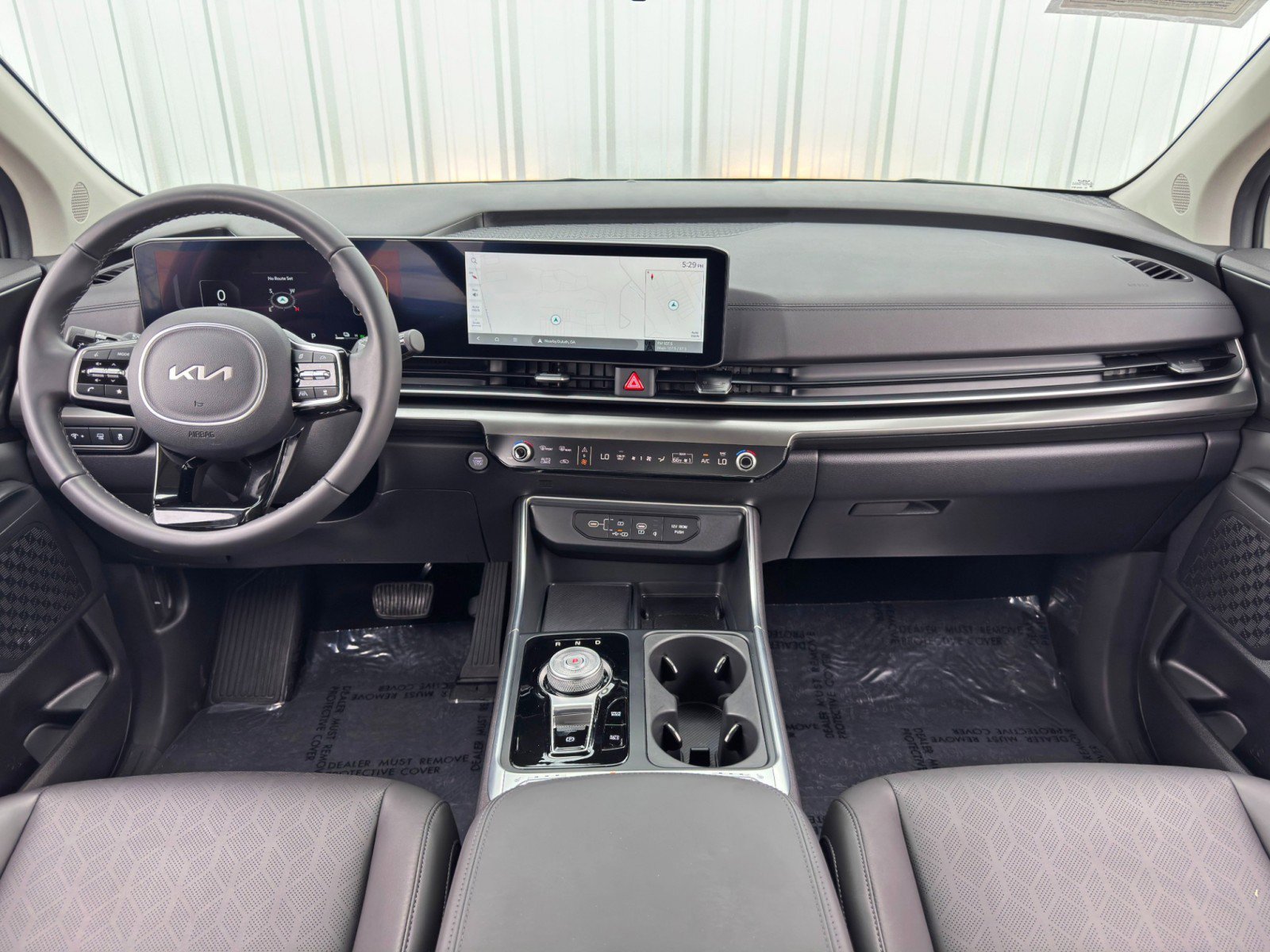 Used 2025 Kia Carnival SX w/ SX Dark Edition Package image 13