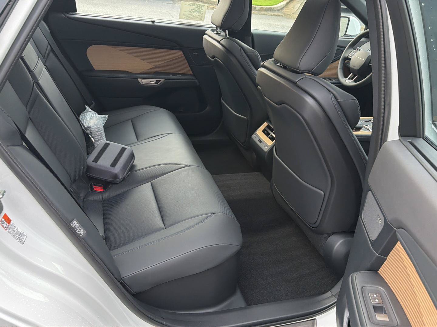 New 2026 Lexus ES 350e w/ Accessory Package (Z2) FWD image 12
