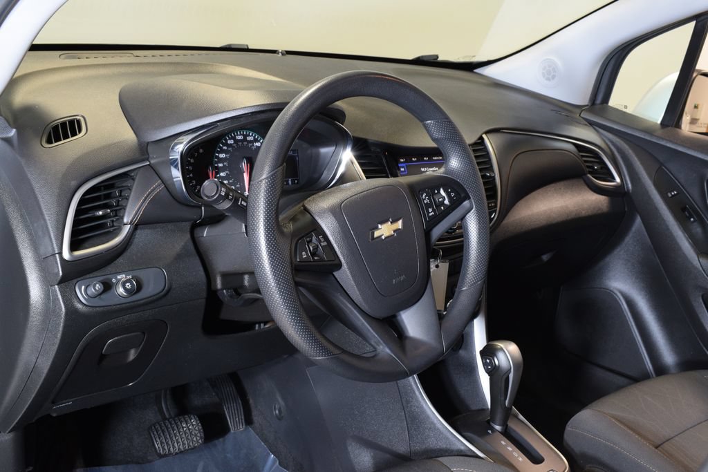 Used 2020 Chevrolet Trax LT FWD image 5