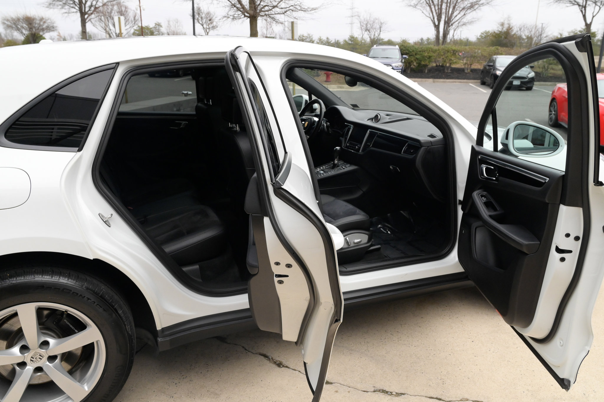 Used 2018 Porsche Macan AWD/4WD image 51