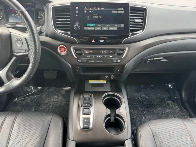 Used 2023 Honda Passport TrailSport image 2