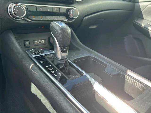 Used 2024 Nissan Sentra SV FWD image 13