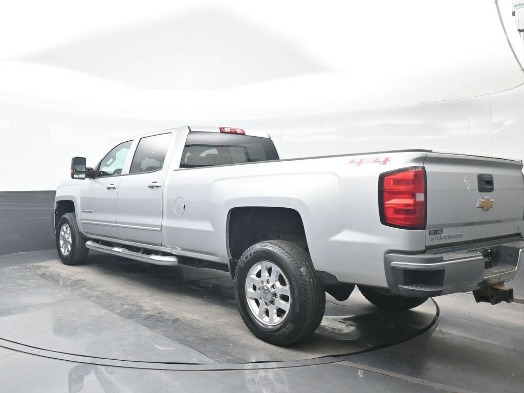 Used 2015 Chevrolet Silverado 2500 LT w/ LT Convenience Package AWD/4WD image 4