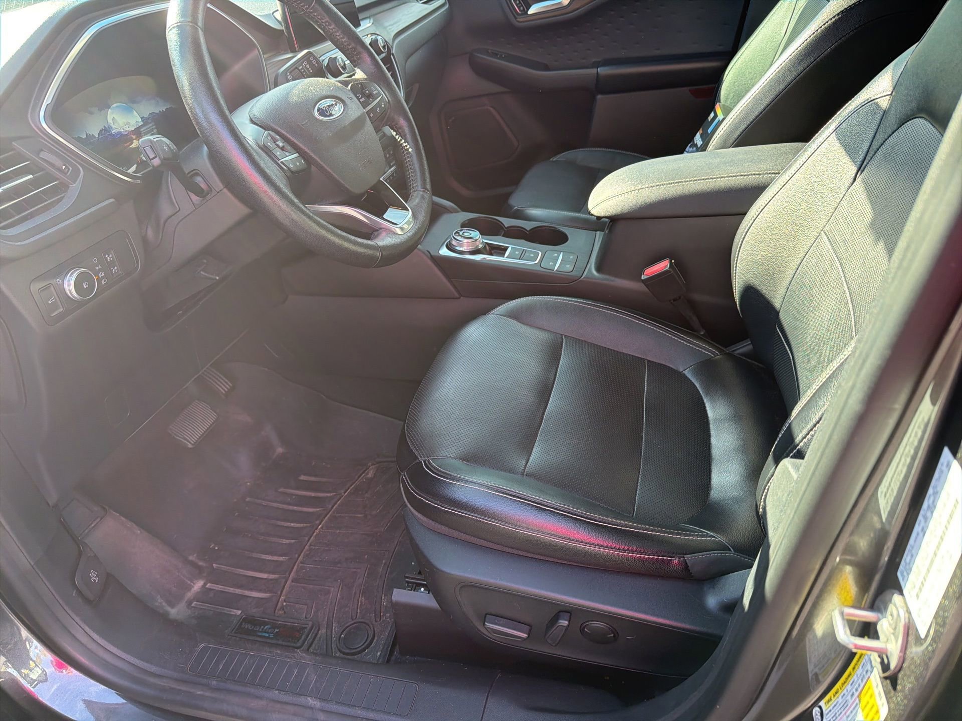 Used 2020 Ford Escape Titanium AWD/4WD image 15