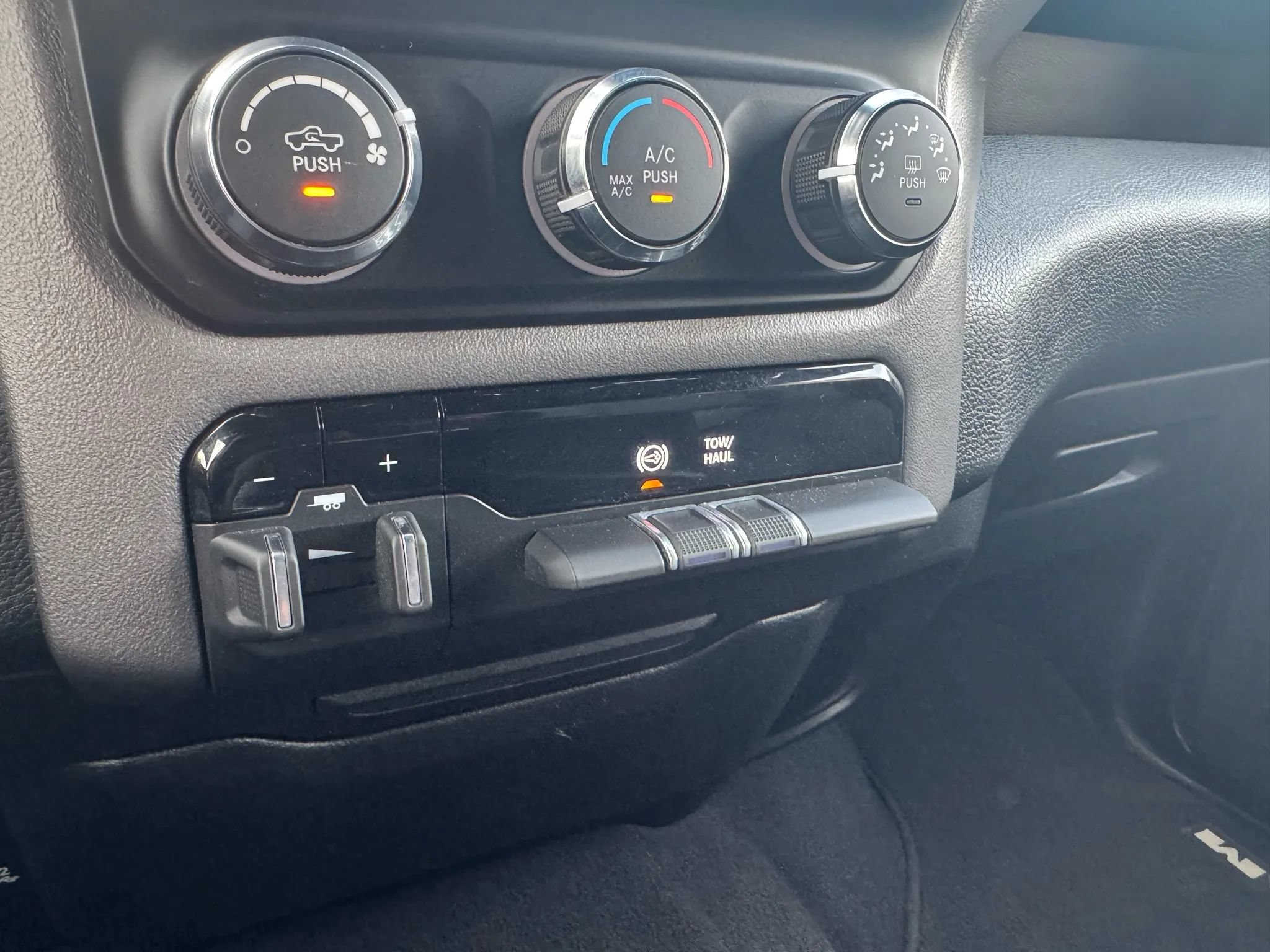 Used 2021 RAM 2500 Big Horn AWD/4WD image 43