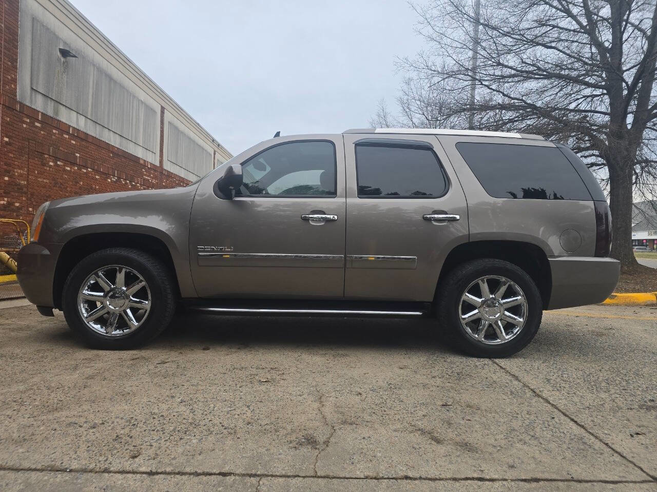 Used 2013 GMC Yukon Denali image 4