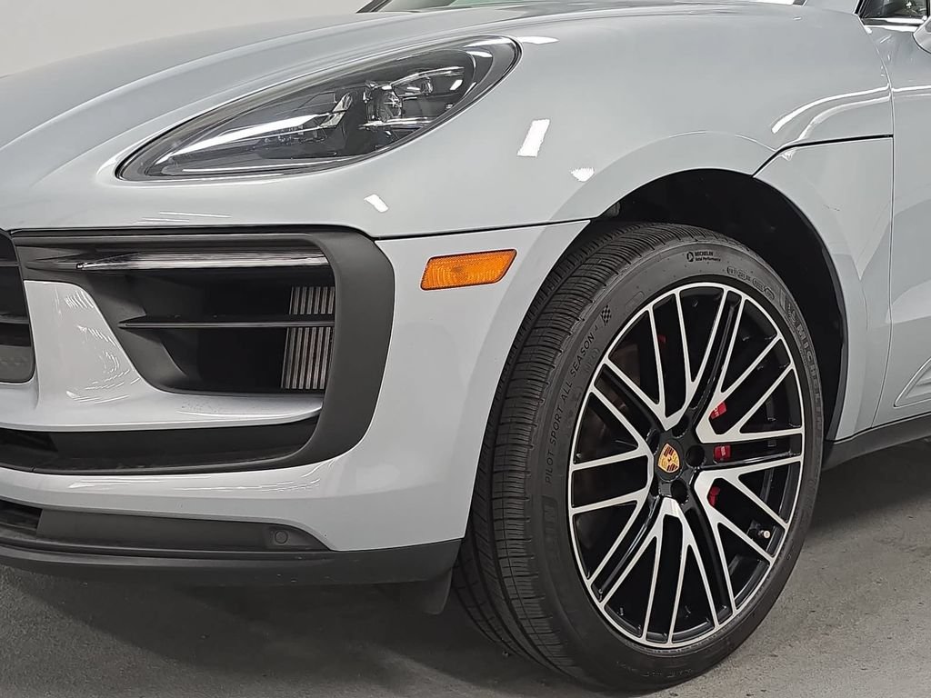 Certified 2025 Porsche Macan S w/ Premium Package Plus AWD/4WD image 11