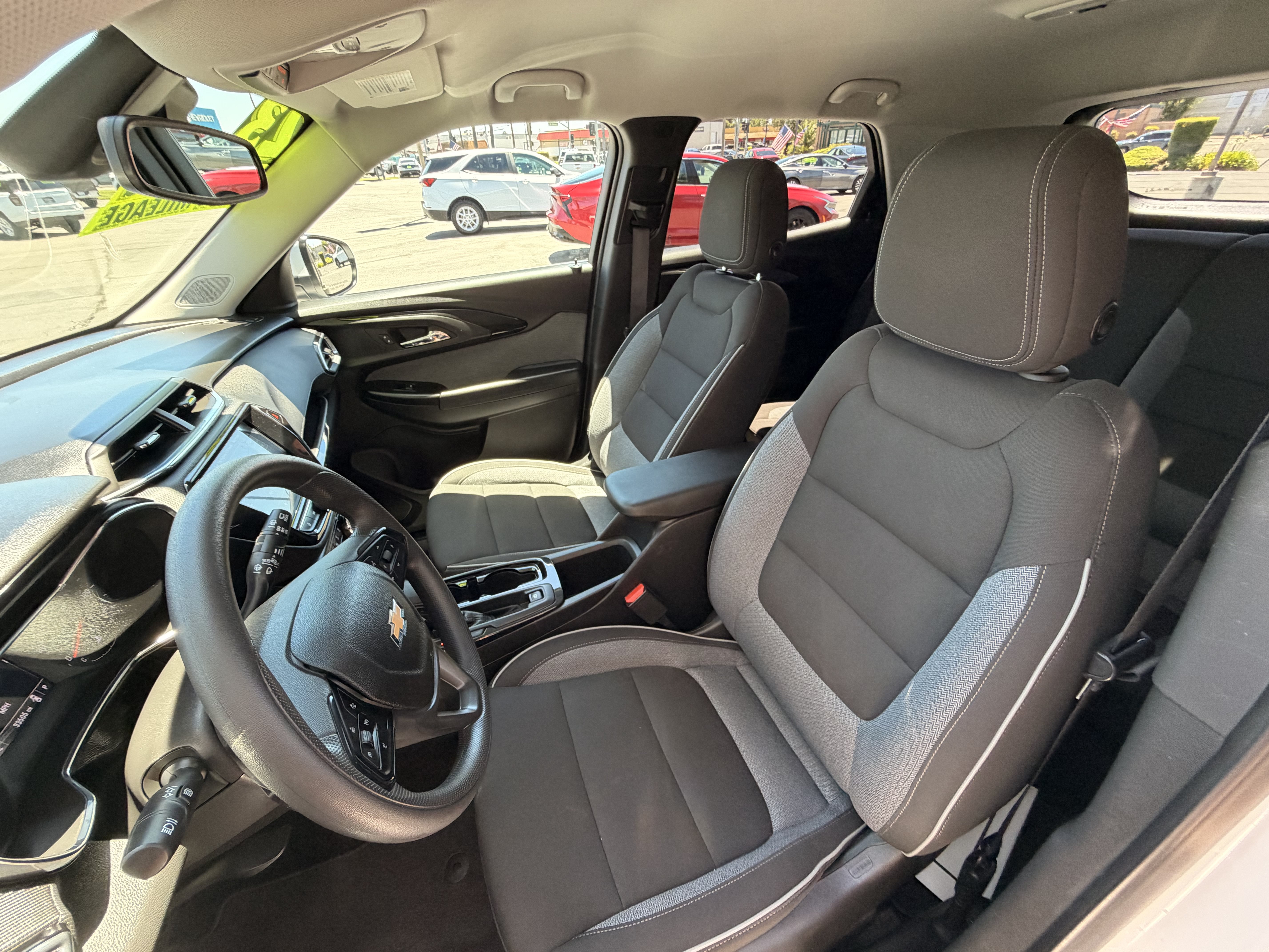 Used 2023 Chevrolet TrailBlazer LT w/ Convenience Package FWD image 14