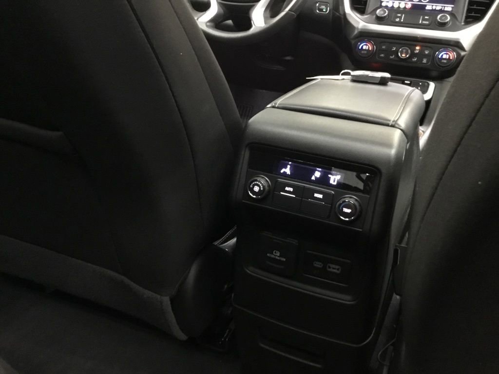 Used 2023 GMC Acadia SLE w/ Driver Convenience Package image 23