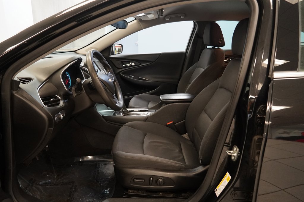 Used 2016 Chevrolet Malibu LT image 5