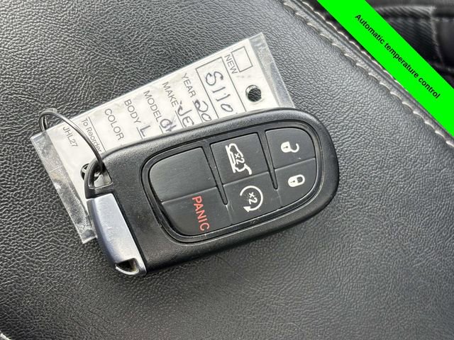 Used 2019 Jeep Cherokee Limited image 24