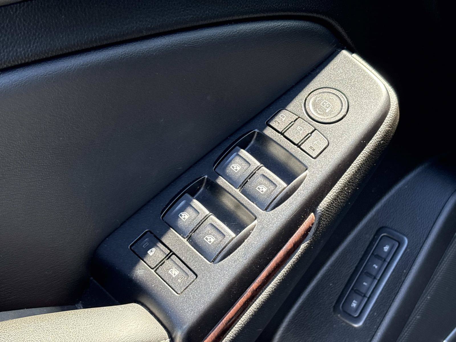 Used 2019 GMC Yukon XL SLT AWD/4WD image 13